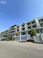 Bán nhà nguyên căn 2 mặt phố 5 tầng mặt phố Nguyễn Mậu Tài kinh doanh tốt,đầu tư tiềm năng