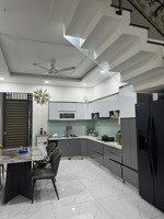 bán nhà đẹp hoàng văn hoè vào ở ngay