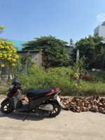 5 tỷ : bán đất đường 12 hiệp bình phước thủ đức dt : 76,2 m2 ngang 4 m dài 19 ,5 m hẻm hơi 5 m