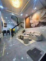 nhà 4 lầu , 5 phòng ngủ,hẻm ba gác,full nội thất,đẹp long lanh