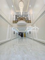 1 nhà ra mặt phố - nhà đẹp ở ngay dương quảng hàm. - phân lô - ô tô - thang máy - 2 mặt ngõ - 48m2