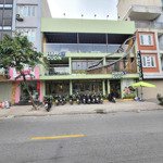 chủ nhà gửi bán nhà mặt hồ phạm huy thông:55m2,5 tầng,mt:10m.giá:38tỷ.lh:0888999766