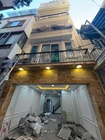 bán nhà phố dương quảng hàm 47/50m mặt tiền 4.7m,ngõ rộng ô tô vào nhà, nhà 2 mặt ngõ , thang máy