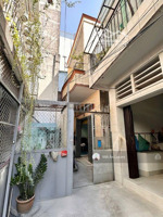 bán nhà nát diện tích lớn 76m hẻm cô giang, phú nhuận giá dưới 100 triệu/m. tiện xây mới