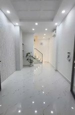 bán nr 24m2 tại cách mạng tháng tám, q10, hcm, 6,8 tỷ, 2pn, 2wc, 3t