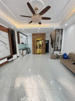 6 tầng hoa hậu 23 xuân la - tây hồ - ô tô đỗ cổng - ngõ thông và bước ô tô tránh. dt 40m, 9.8 tỷ .