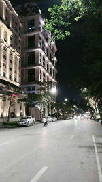 bán nhà phố yên bái:220,5m2 mt: 10m2 gần phố huế- xây toà building cho thuê - kinh doanh rất tốt