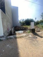 đất phân lô chín chủ đường ngô chí quốc, phường tam bình, tđ.
giá bán 3 tỷ 184 thương lượng