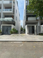 bán căn góc hoàn thiện văn phòng đường 11 trong kdc vạn phúc 5x20m giá 21 tỷ có hầm và thang máy