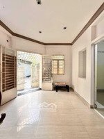 nhà lô góc phan đình phùng - 6.45 tỷ, dt 42m2, nhà c4, 2 tầng, shr hoàn công đủ.