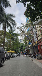 tòa văn phòng 8t - view hồ - siêu thoáng. cho thuê 80tr/ tháng - mặt hồ kim liên - đống đa. giá 4x.