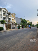 bán gấp lô đất ngay đại học văn lang giá đầu tư (10x18m) phù hợp xây biệt thự ,chdv