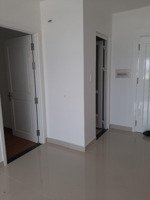 cho thuê nhanh flora fuji tầng trung, 2pn+2wc có rèm máy nước nóng
giá: 7,5 triệu- cọc 2 tháng