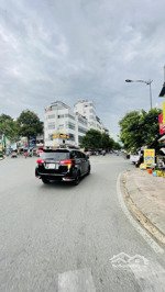 chủ bán gấp đi định cư giá rẻ hơn thị trường 2ty2 - 72m2, 3 mặt thoáng, hxh, quận 3, tiện xây chdv.