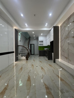 chính chủ gửi bán nhanh ăn tết 6 tầng thang máy cực đẹp trong tầm giá