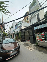 bao xe oto đậu trước nhà! đường trần hữu trang-dt: 37m2, 4tst, 3pn,4wc giá chỉ 10tỷ bl