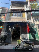 nhà vừa ở vừa có thu nhập , tầng 3 đang cho thuê 3 phòng