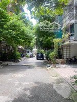 bán tập thể nghãi tân tầng 1 dt 80m2 hai mặt tiền mỗi mặt 8m kd tốt giá 7 tỷ