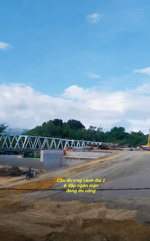 cặp góc ngay cạnh bờ kè sông cái, thông ra sông và biển trần phú