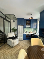 bán nhà 5 tầng, dt 40m2, view trọn hồ tây, giá chỉ 15.5 tỷ.