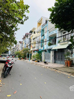 nhà 4 tầng đẹp ở liền đối diện công viên phước bình - đường 16m có vỉa hè. gần global city