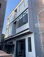 bán 2 căn nhà full nội thất đường oto ngõ 28 cao xanh , hạ long 