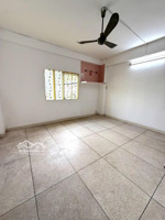 lầu 1 căn góc, 54m2, 2pn, trần hưng đạo q5, ban công thoáng mát, sổ hồng lâu dài, chỉ 2.9 tỷ