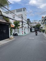 nhà đẹp ở ngay 70 m 3 pn 6.8 tỷ hẻm 8 m ngay hẻm 118 phan huy ích