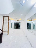 nhà phạm văn đồng, cầu giấy 5 tầng mặt ngõ thông kinh doanh. gần xuân thủy, mai dịch, hồ tùng mậu