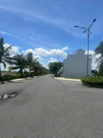 bán đất gần khu sinh thái eco retreat,100m2 trả trước 2.2 tỷ góp 10 năm. lh : oanh