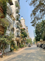 * căn góc mặt phố hoàng quốc việt - oto dừng đỗ ngày đêm - kinh doanh sầm uất