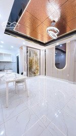 nhà đẹp q4 - sát mặt tiền - 3 tầng - 4x7m - 28.1m2 - không qh - chỉ 4.69 tỷ