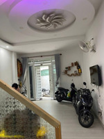 trung tâm thành phố, 53m2, 4 tầng, nhà mới, đẹp, chủ gấp bán đi định cư