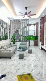 siêu phẩm nhà đẹp đón tết phố tam trinh ngay đầu minh khai diện tích 38.5m2 xây 5 tầng giá tốt.