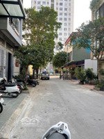 6 tầng thang máy 12 tỷ sát kđt văn khê 40m2