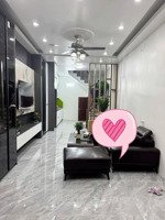 ô tô tải đỗ cửa, hoàng mai ngõ rộng, nông, ô tô tránh dừng đỗ thoải mái, qh ổn định, sđcc, 62m2*5t