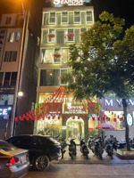 cho thuê nhà mặt phố nguyễn văn lộc, dt: 90m2, mặt tiền: 4,8m, giá thuê hợp lý, mô hình sạch, đẹp