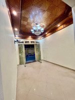 cho thuê nhà riêng ngõ 18 huỳnh thúc kháng, đống đa. dt 50m2, 5 tầng, ngõ oto, trung tâm. 25 triệu