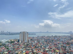 chính chủ gửi bán căn 2pn 73.2m2 tầng cao view hồ tây. nội thất cơ bản. sẵn sổ lâu dài. có slot oto