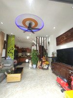 diện tích lớn - ngang khủng 7m - nhà đầy đủ công năng, vị trí trung tâm - có sân rộng - chỉ 3,95 tỷ