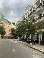 chốt ngay nhà hẻm xe hơi giá tốt nhất p.thạnh lộc trước ngày 1/2 để nhận gói dv chuyển nhà 10 triệu