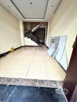 bán nhà nguyễn khoái ,ngay ngã tư trần khát chân vị trí siêu đẹp ,phân lô cách một nhà ra ô tô