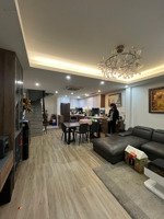 mặt phố hàng than 6 tầng mặt tiền 5m 31 tỷ nhà đẹp vỉa hè rộng sdcc