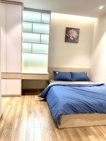 mời thuê căn hộ 2pn 2wc 59m2 đủ đồ view tầm trung toà l2 landmark.hl ạ