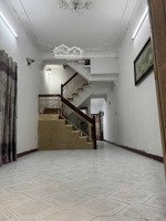 nhà phố yên lạc -quận hai bà trưng -cách phố 20 m -dt-60 m2-3 tầng -sổ vuông