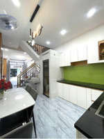 nhà riêng tân bình gần trường chinh 2 lầu 35m2