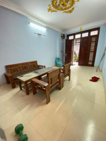 chủ cần tiền bán gấp nhà ngọc thuỵ,dân xây giá đầu tư 38m 5tầng chỉ 7ty2.hàng xóm khai sơn hill