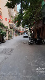 mặt ngõ thông kd, nhà đẹp dân xây full nt, thoáng sáng gần phố. dt 37m 5t mt 5m giá 10,7 tỷ có tl