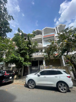 bán giá tốt nhất thị trường 28tỷ5 nhà phố himlam đường 14m, nhà full nội thất lh: 