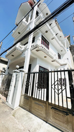 nhà villa mini hầm hố. ngay gần chợ đầu mối thủ đức. lê thị hoa. bình chiểu. giá tốt.